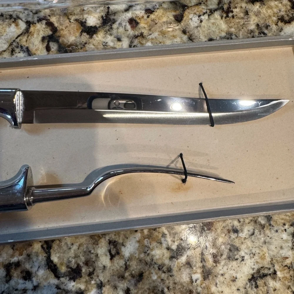 Vintage Carvel Hall 2 piece stainless steel carving set - Knife and fork set